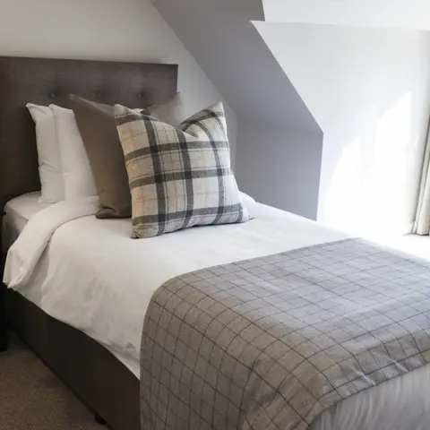 Single Rooms